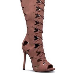 Tania Heeled Boot in Dusty Blush - Size 8.5 US NWOT